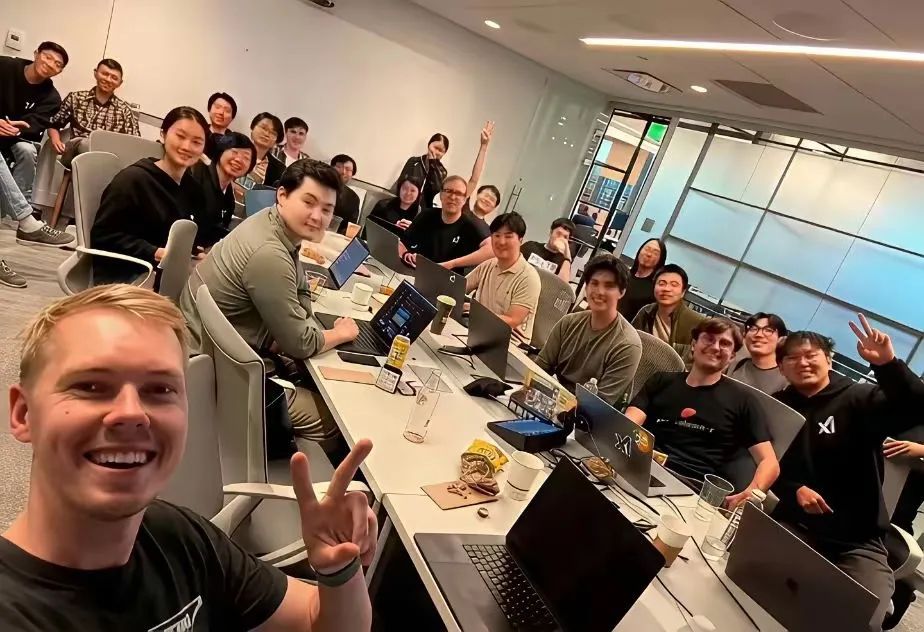 AI时代的华人打工皇帝:年薪2亿美元!