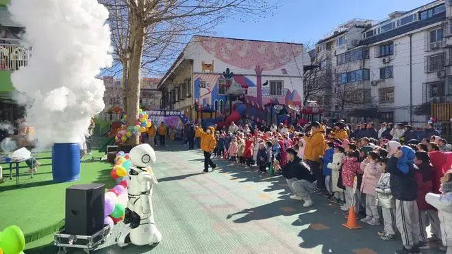 开学首日,“AI浓度”超标