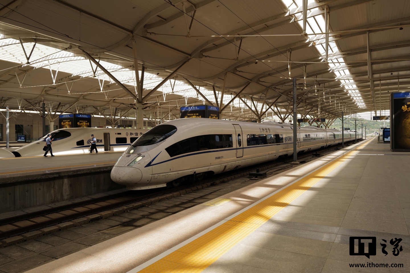 今起国铁 12306 实施新规：已核验资质学生旅客无需再持实体在校证件乘车